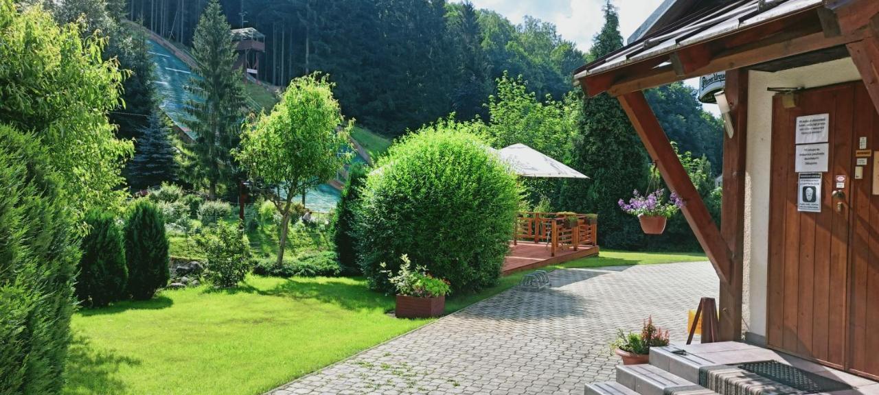 Rodinny "Hotel U Mustku" Десна Екстер'єр фото