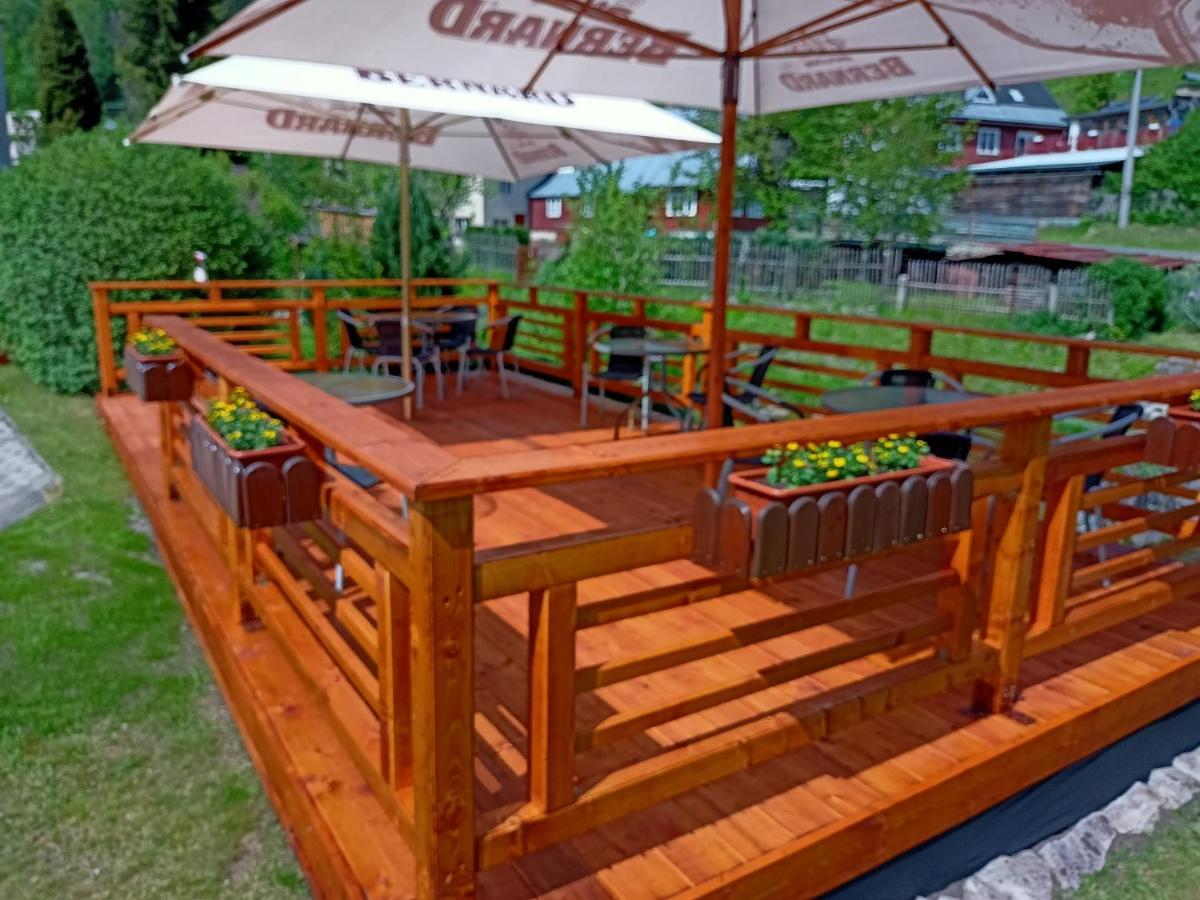 Rodinny "Hotel U Mustku" Десна Екстер'єр фото