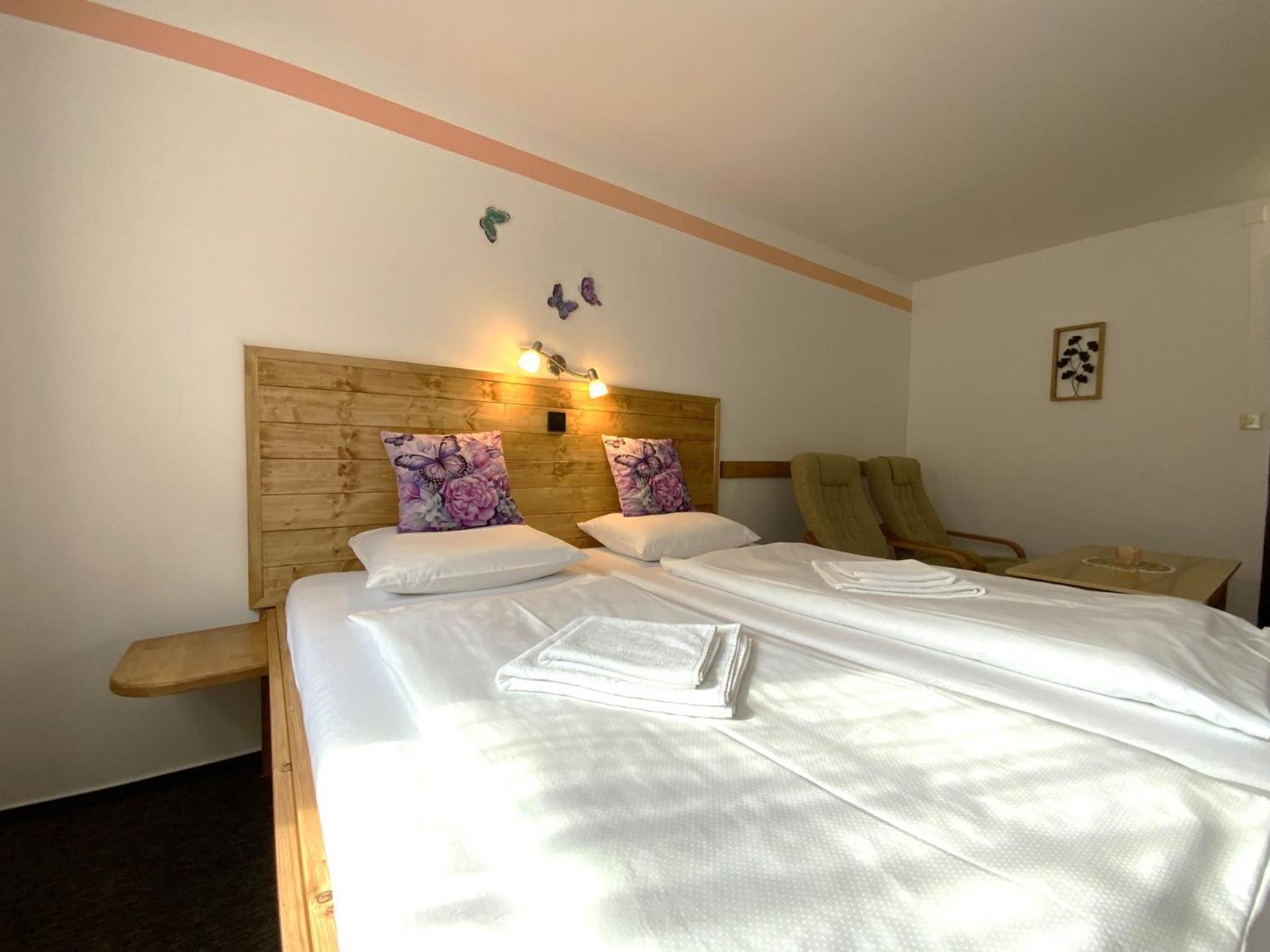 Rodinny "Hotel U Mustku" Десна Екстер'єр фото