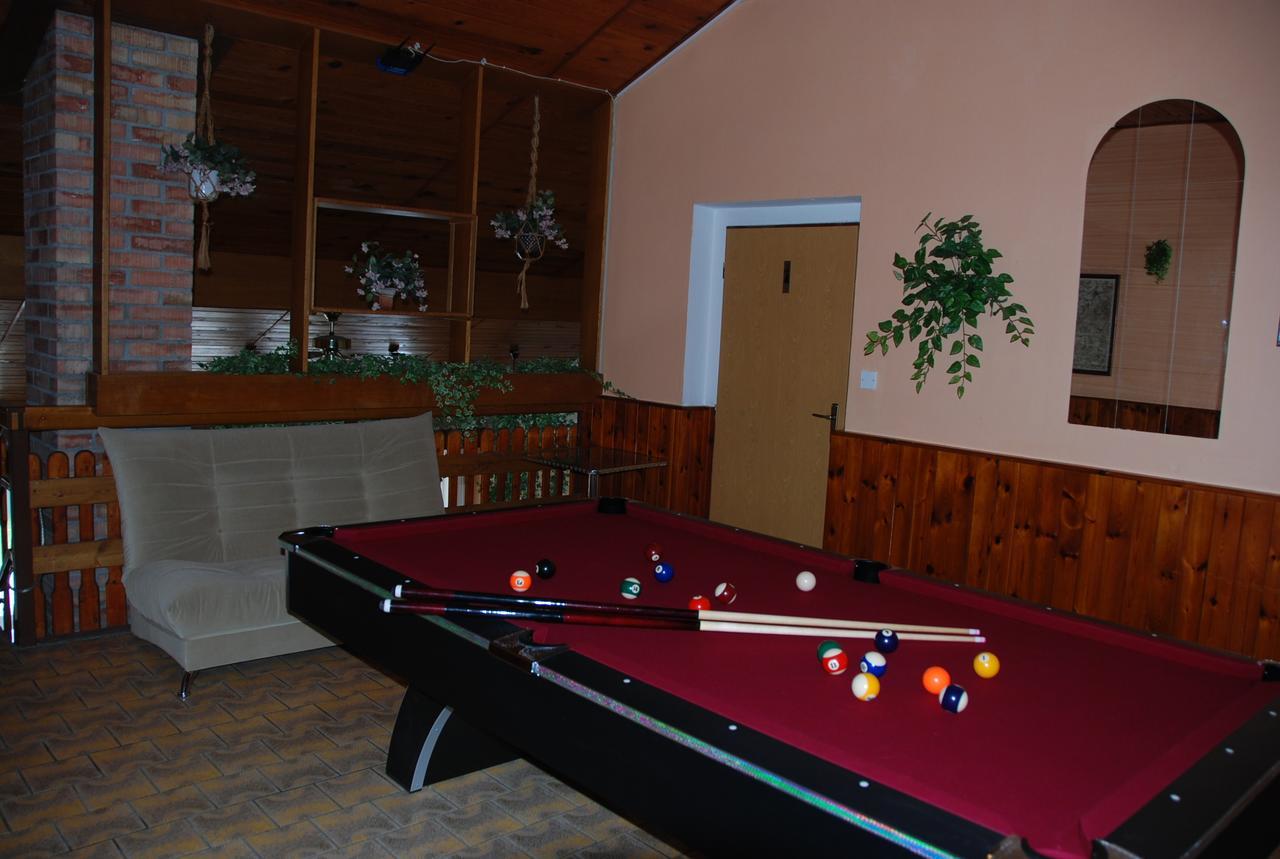 Rodinny "Hotel U Mustku" Десна Екстер'єр фото