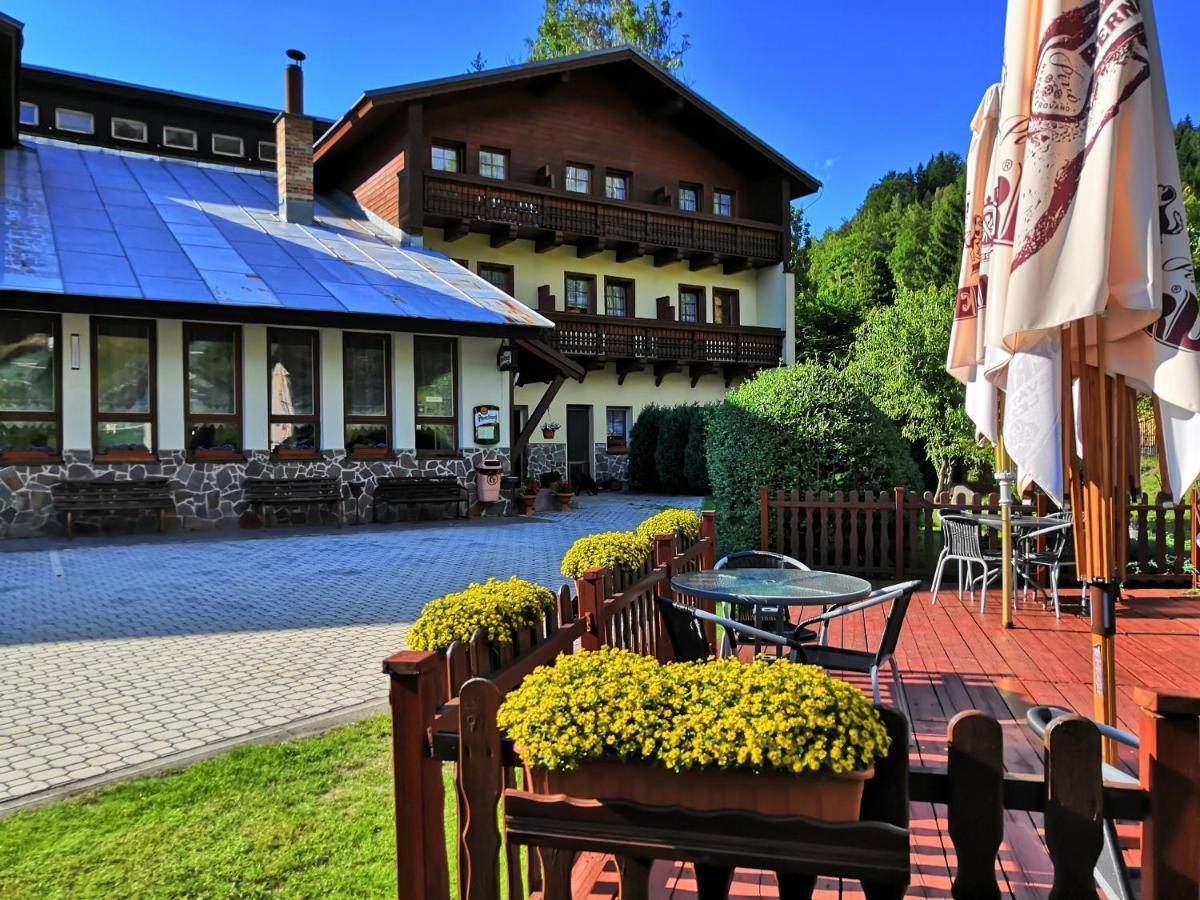 Rodinny "Hotel U Mustku" Десна Екстер'єр фото